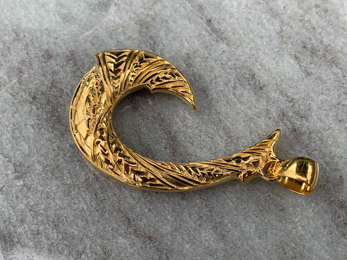 Maui Hook Hawaiian Islands Chain - Kauai Oahu Maui Big Island Tribal Design Necklace Pendant. 18k Gold Vermeil