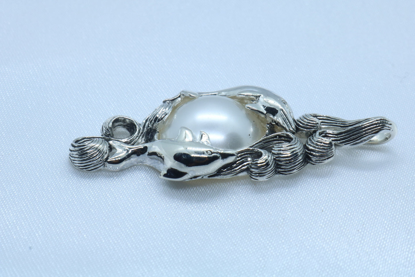 Dolphins Mabe White Pearl Silver Pendant Necklace
