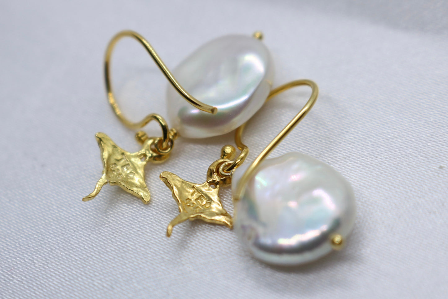Manta Ray Pearl 18k gold vermeil charm earrings
