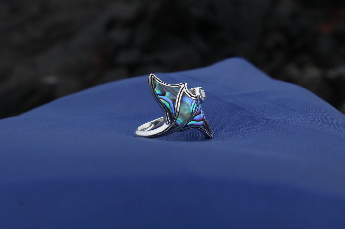Manta Ray Ring Hawaiian Hahalua. Abalone Paua Shell. Blue Topaz. Sterling Silver.