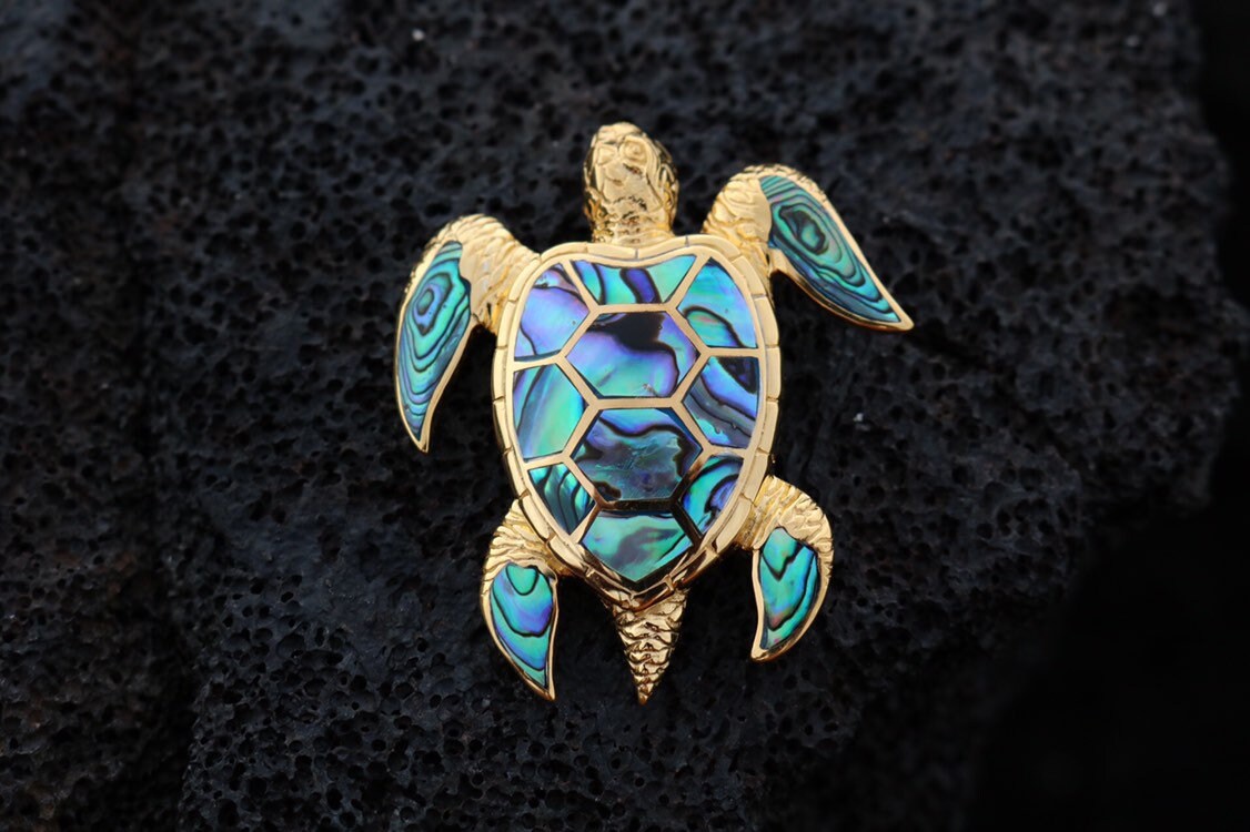 18K Gold Vermeil Green Sea Turtle Necklace Pendant . Hawaiian Honu Aumakua. Abalone Paua Shell.