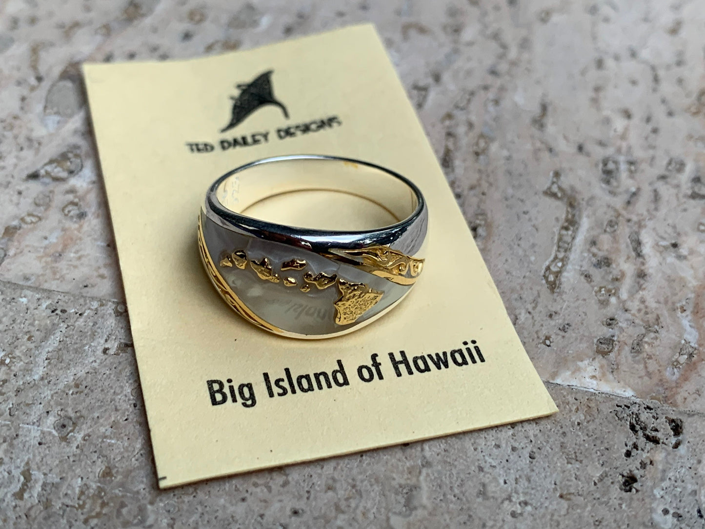 Hawaiian Islands Ring. Mother of pearl, Silver, Gold.