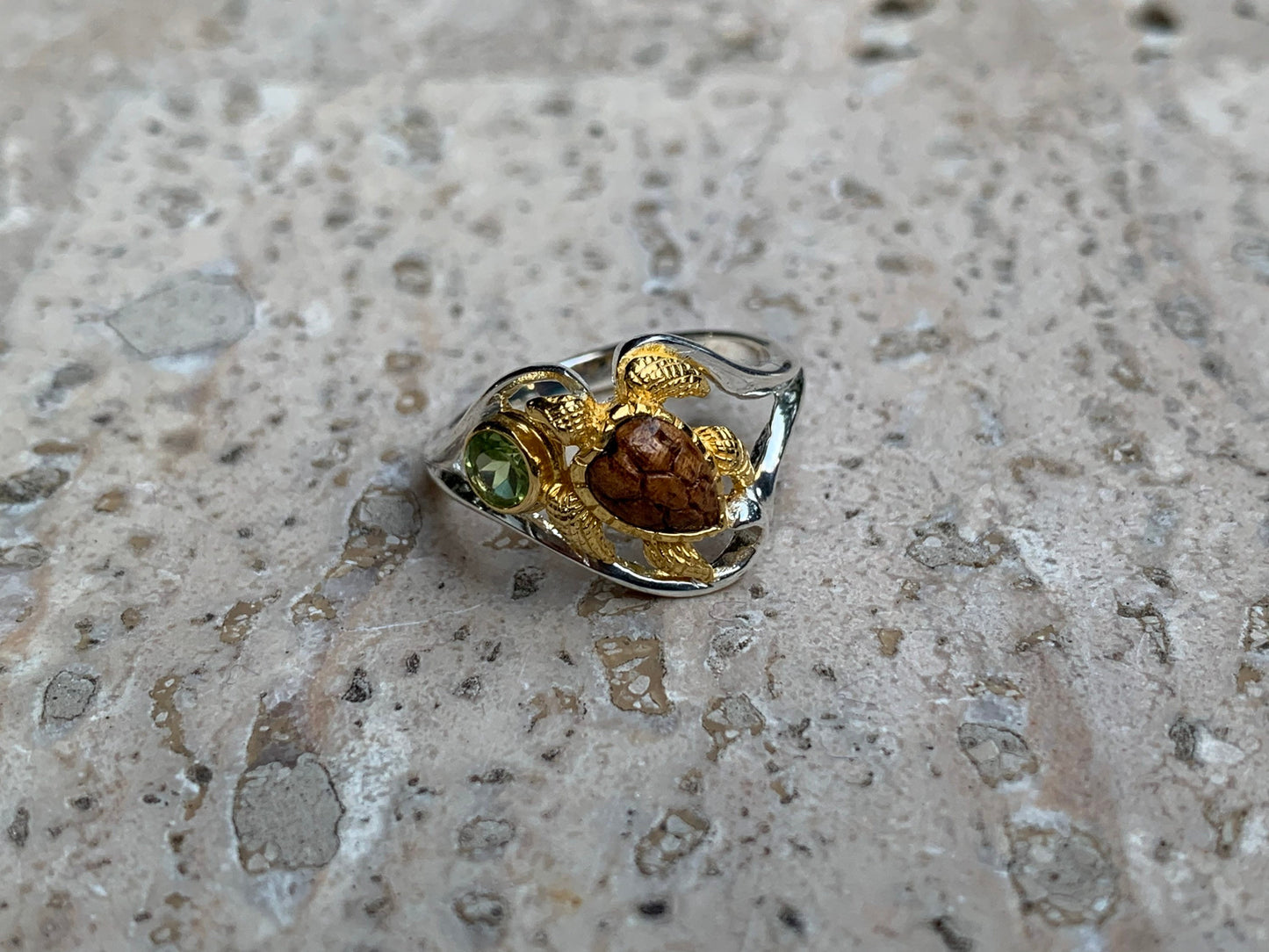 Turtle ring. Peridot, silver, gold, Hawaiian Koa Wood.