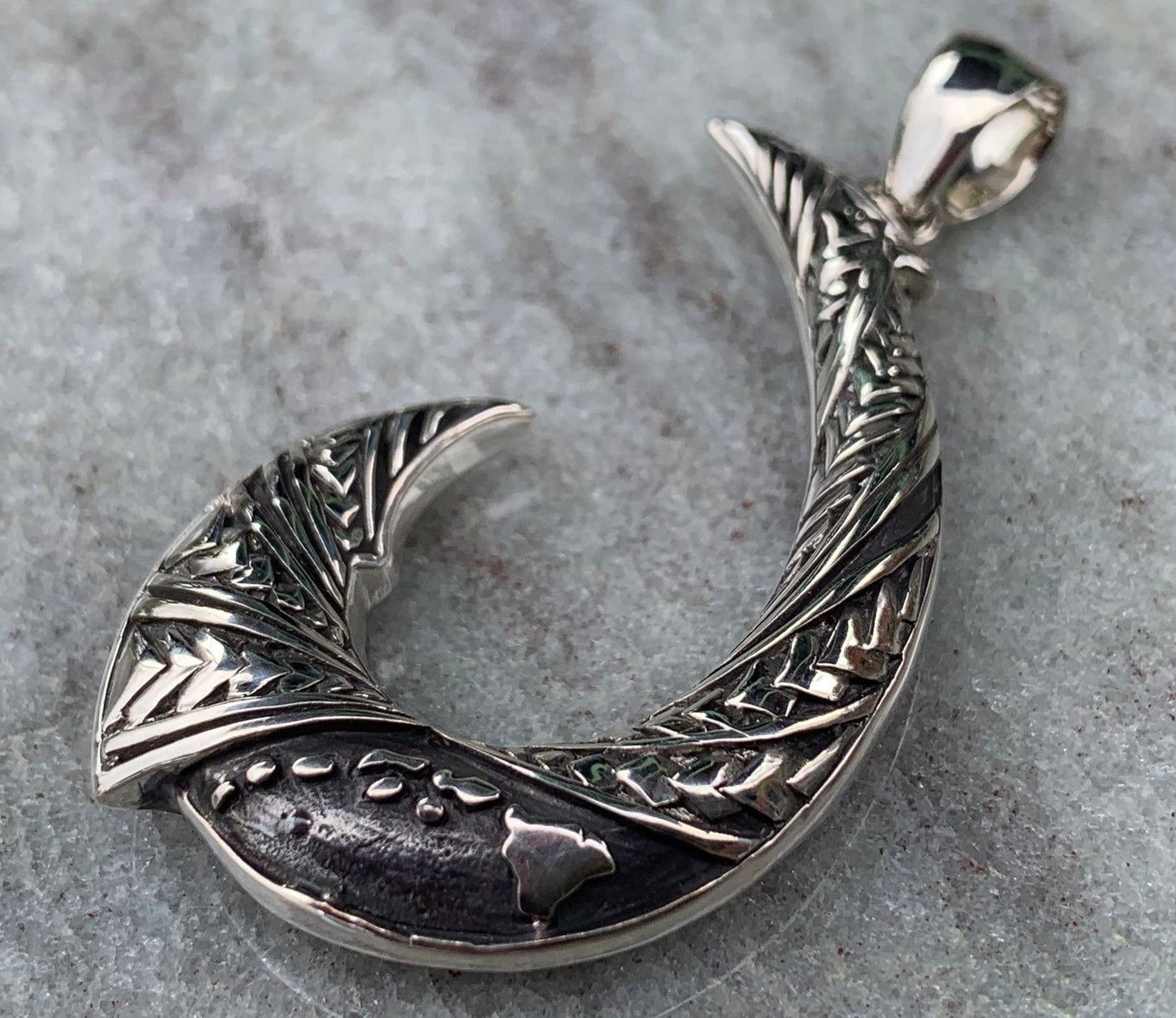 Maui Hook Hawaiian Islands Chain - Kauai Oahu Maui Big Island Tribal Design Necklace Pendant. Sterling Silver.