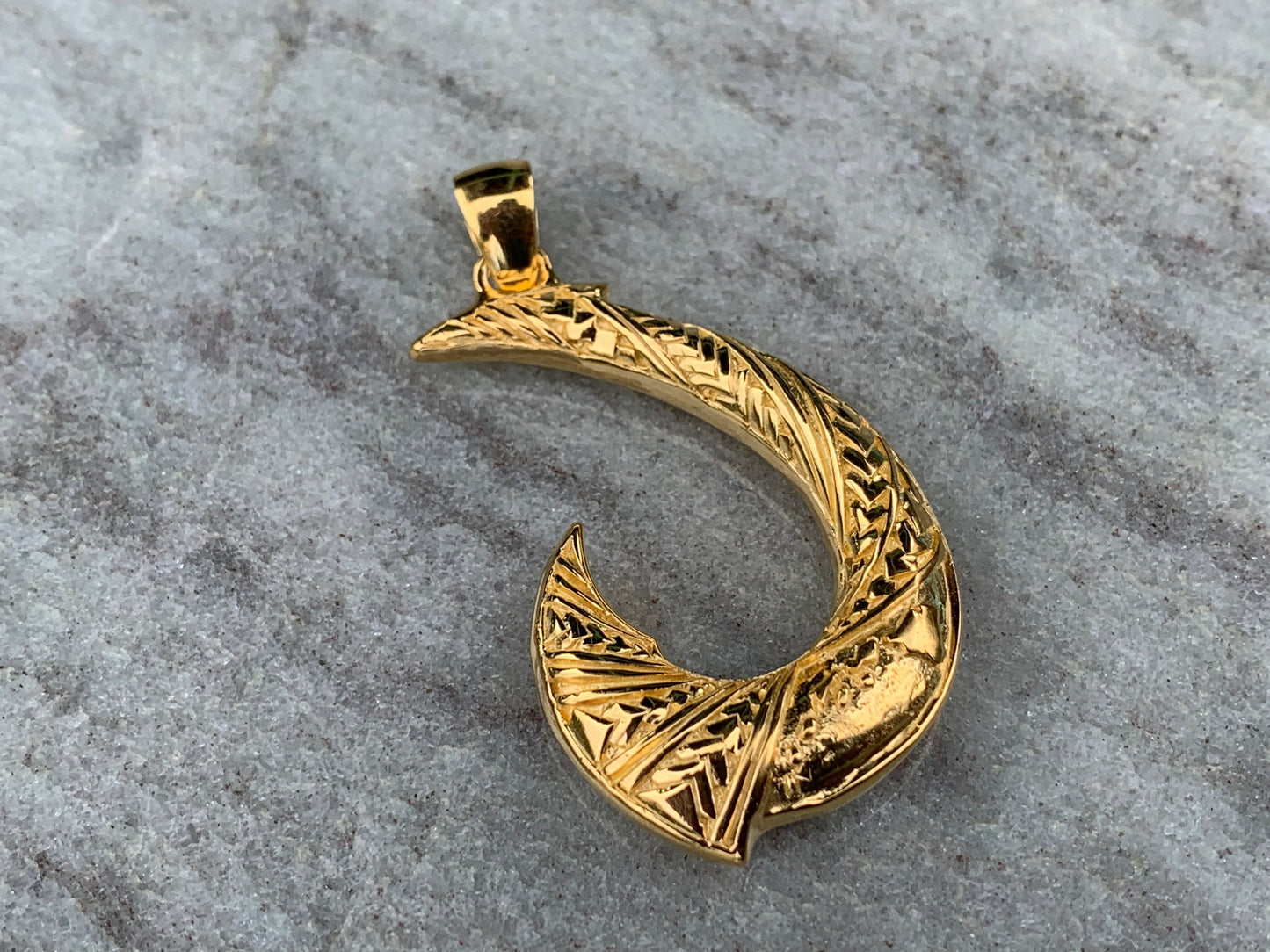 Maui Hook Hawaiian Islands Chain - Kauai Oahu Maui Big Island Tribal Design Necklace Pendant. 18k Gold Vermeil