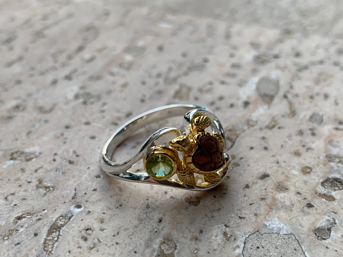Turtle ring. Peridot, silver, gold, Hawaiian Koa Wood.