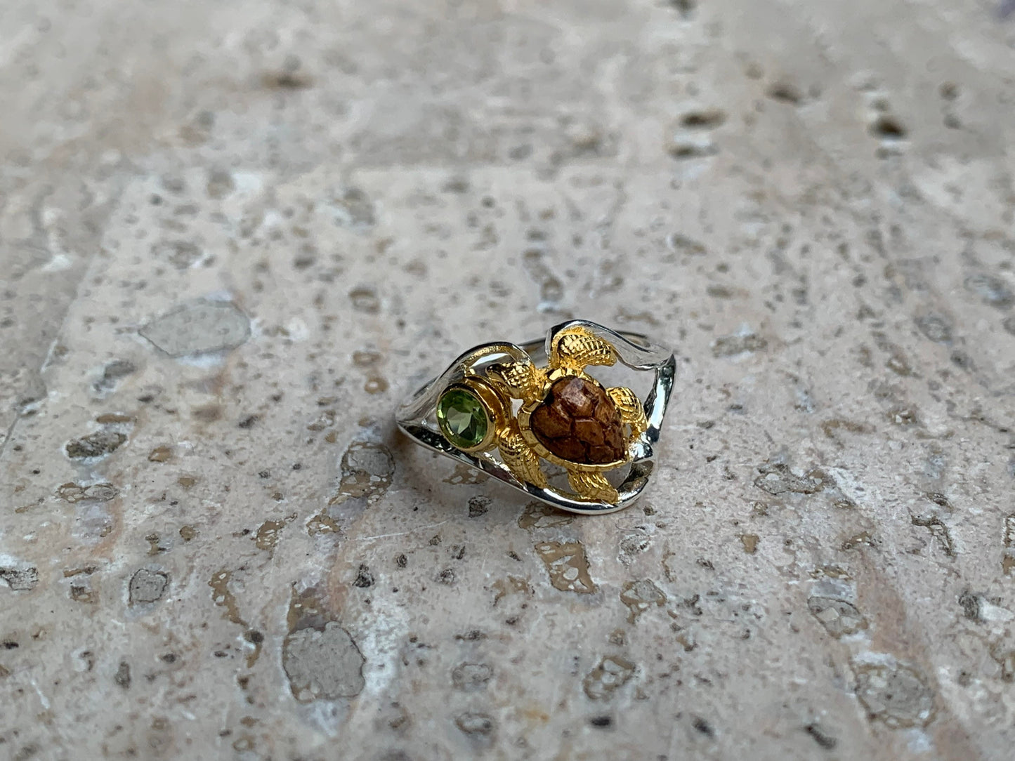 Turtle ring. Peridot, silver, gold, Hawaiian Koa Wood.