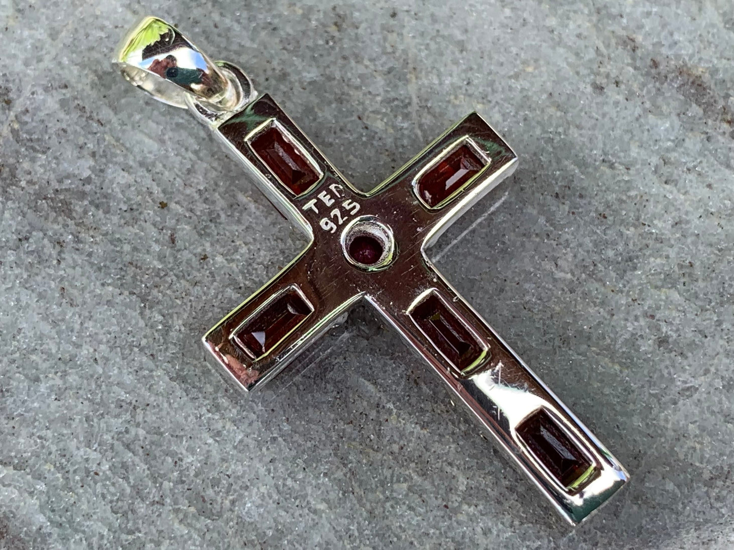 Cross Pendant Necklace. Garnets and Ruby (in the middle). Sterling Silver, 18k gold.