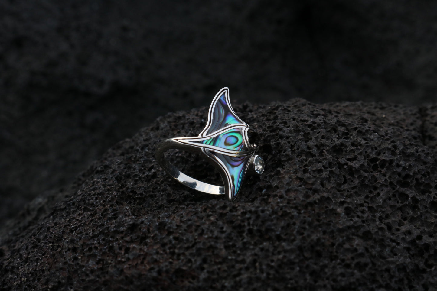 Manta Ray Ring Hawaiian Hahalua. Abalone Paua Shell. Blue Topaz. Sterling Silver.