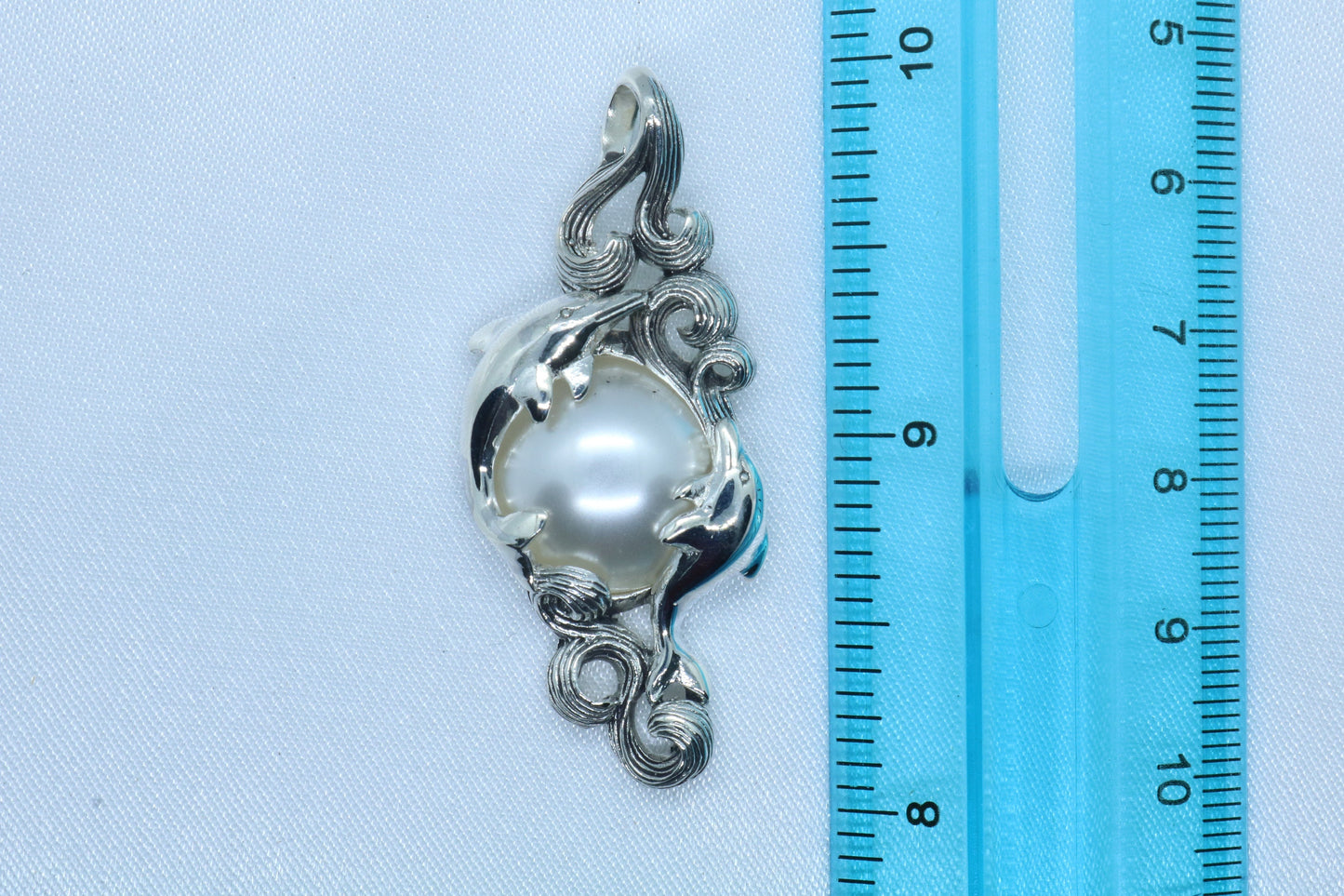 Dolphins Mabe White Pearl Silver Pendant Necklace