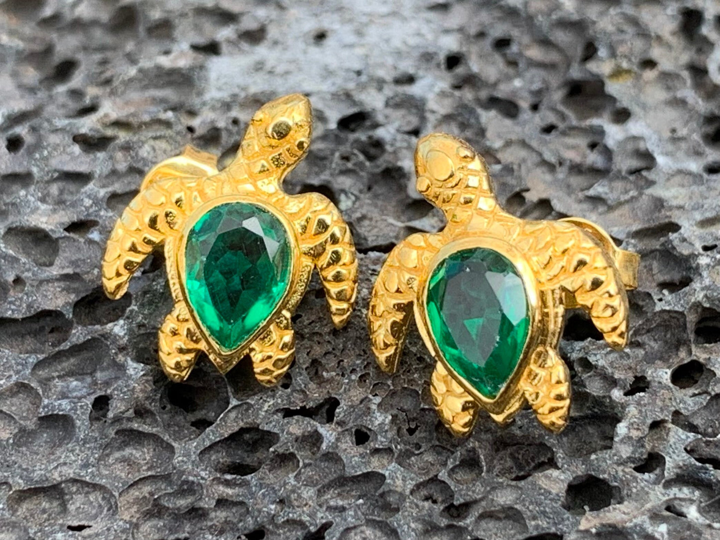 Emerald Turtle Stud Earrings. Gold Vermeil.
