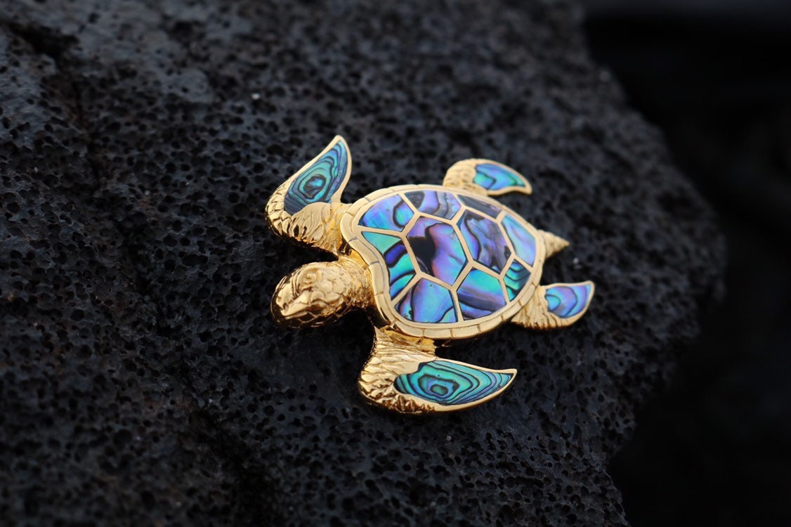 18K Gold Vermeil Green Sea Turtle Necklace Pendant . Hawaiian Honu Aumakua. Abalone Paua Shell.