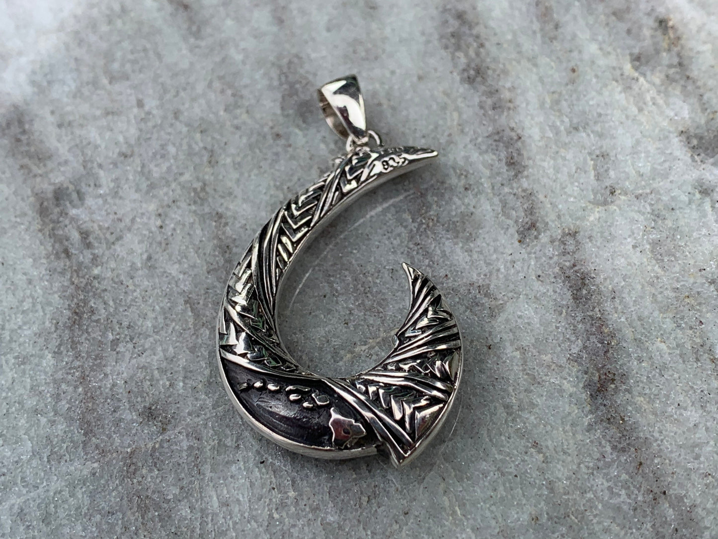 Maui Hook Hawaiian Islands Chain - Kauai Oahu Maui Big Island Tribal Design Necklace Pendant. Sterling Silver.