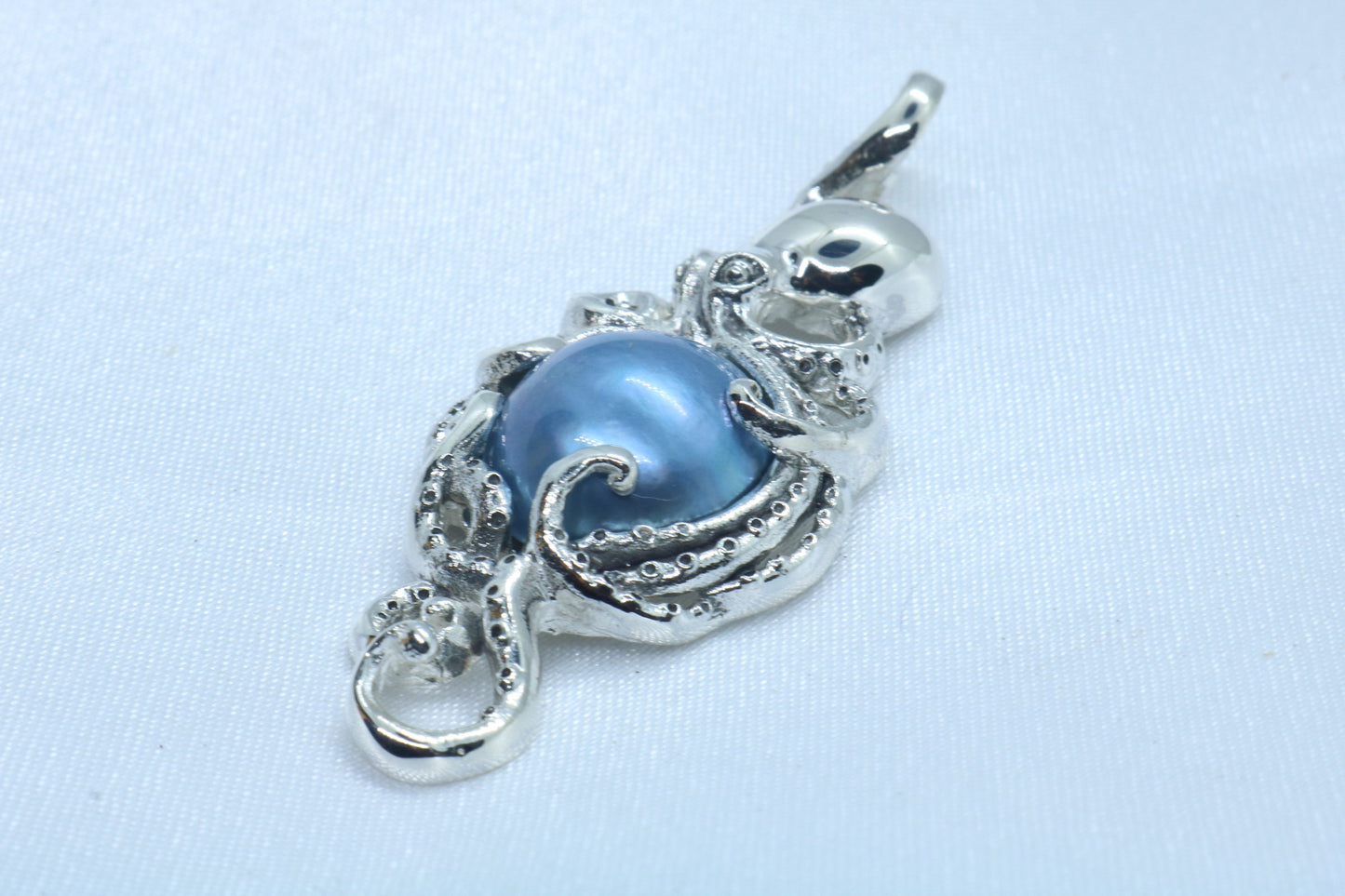 Octopus Blue Mabe Pearl Silver Pendant Necklace (Hawaiian Hee)