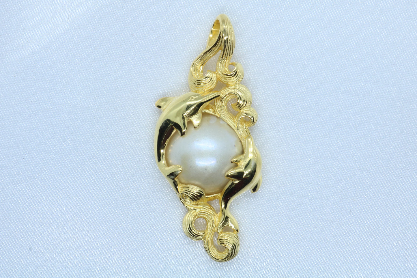 Dolphins Hawaiian Naia 18k Gold Vermeil Mabe White Pearl Necklace Pendant