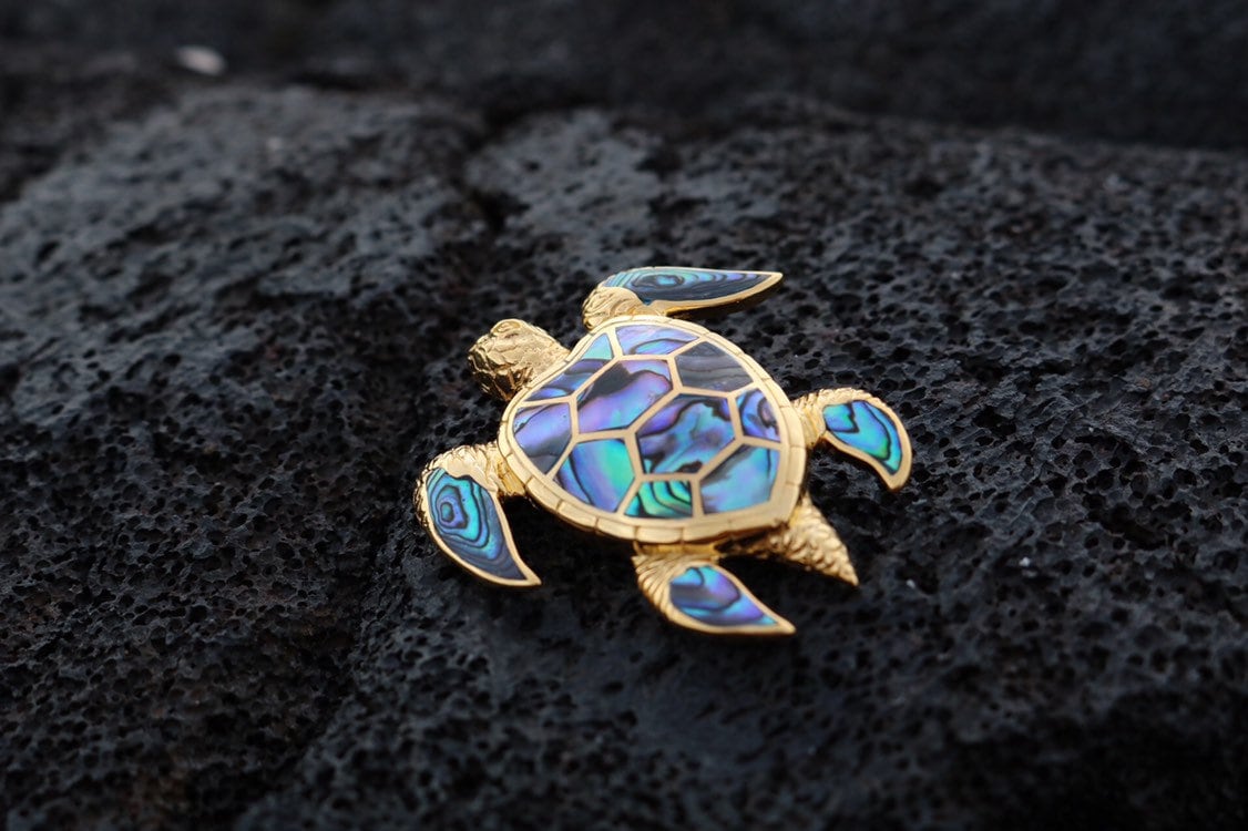 18K Gold Vermeil Green Sea Turtle Necklace Pendant . Hawaiian Honu Aumakua. Abalone Paua Shell.