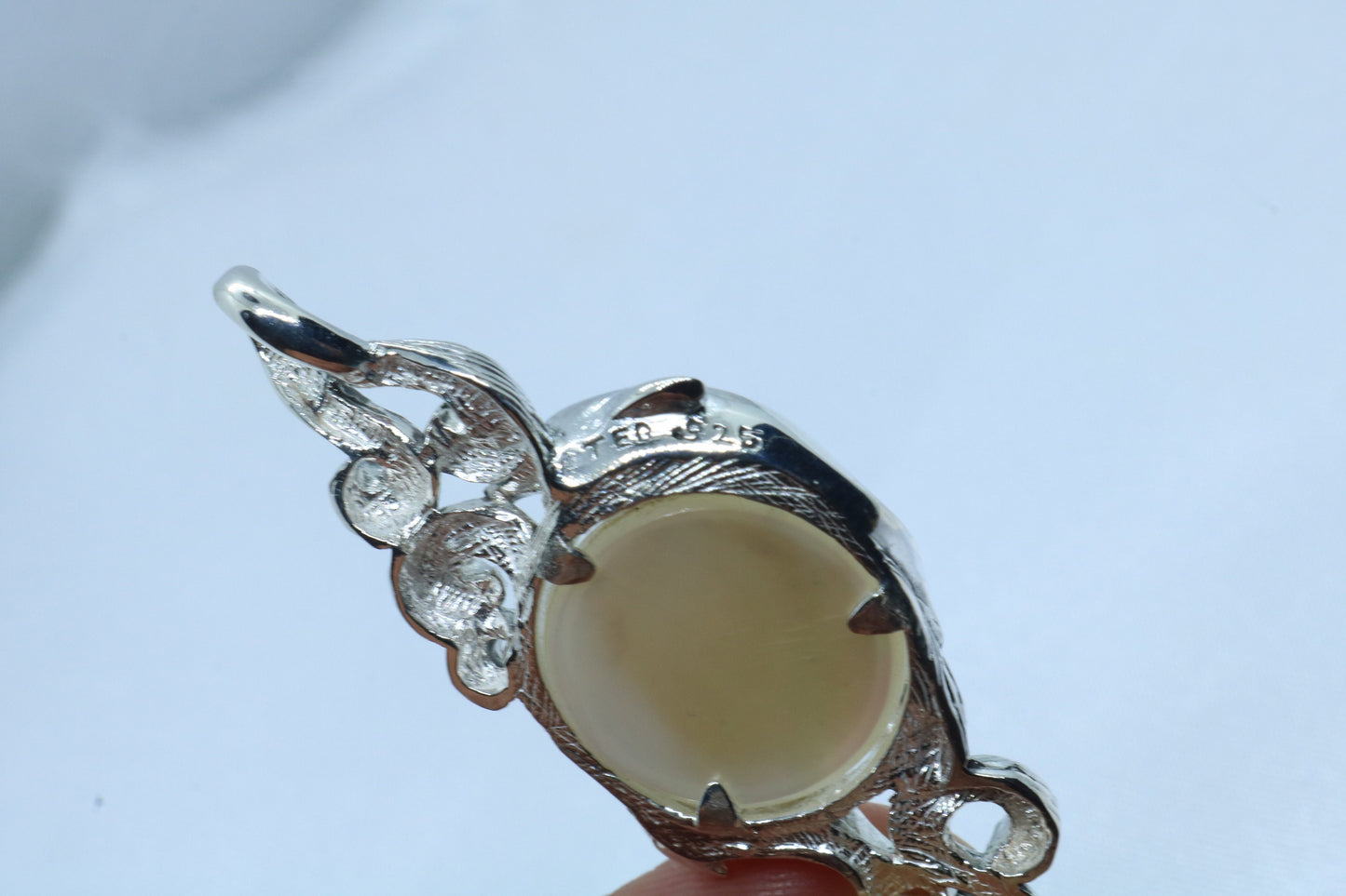 Dolphins Mabe White Pearl Silver Pendant Necklace
