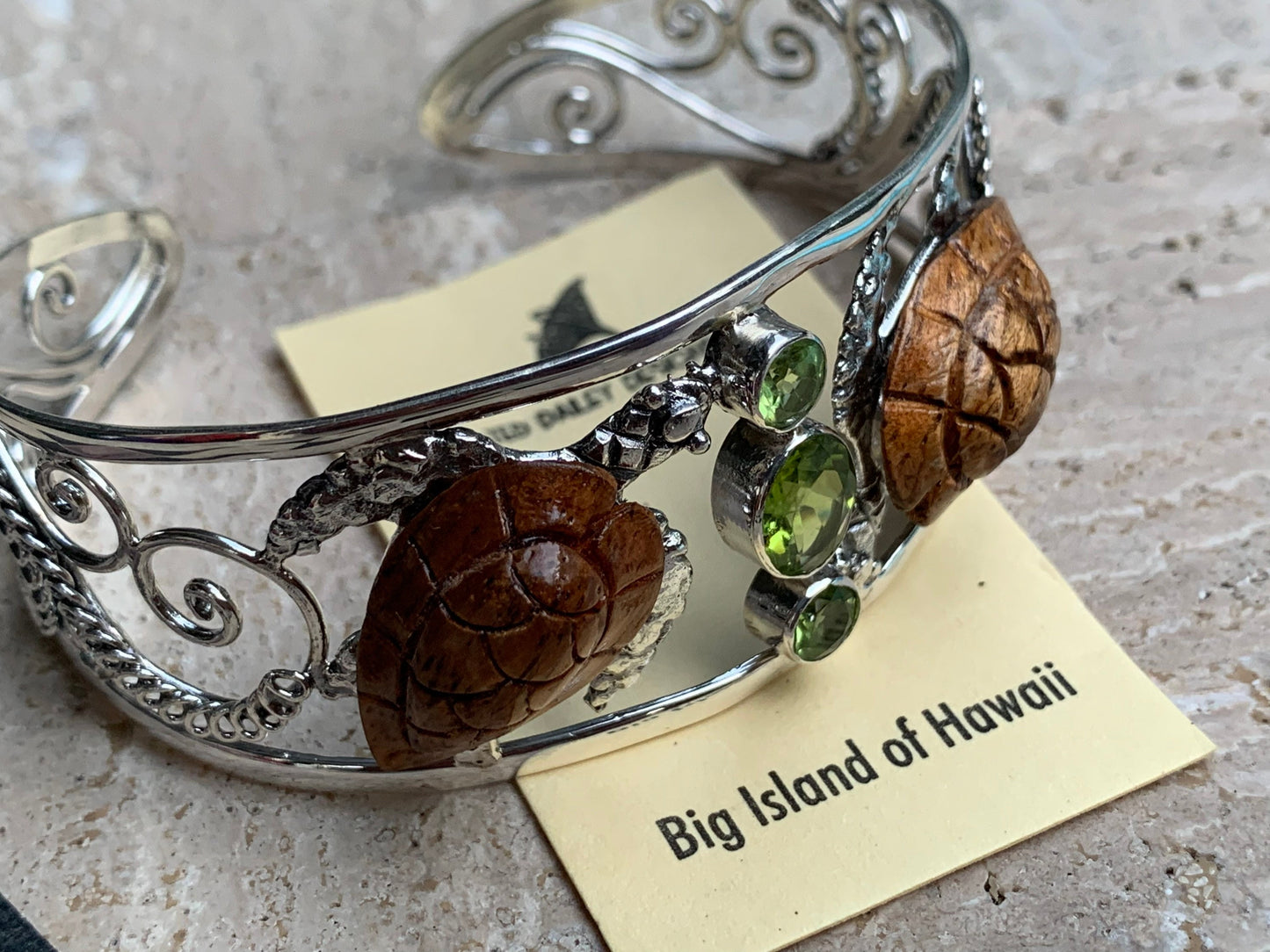Hawaiian Koa Wood and Peridot Double Turtles Bracelet Cuff. Sterling Silver.
