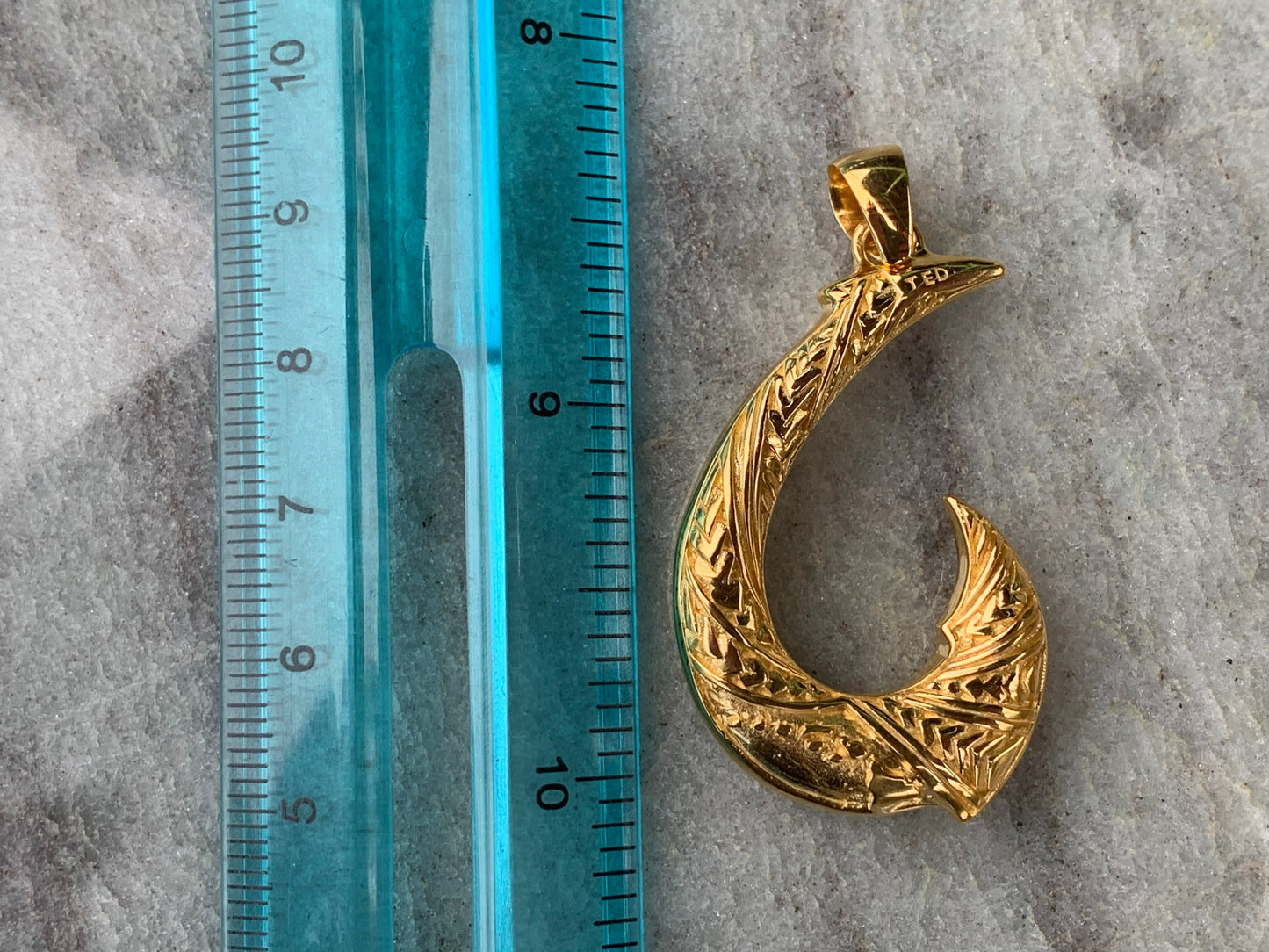 Maui Hook Hawaiian Islands Chain - Kauai Oahu Maui Big Island Tribal Design Necklace Pendant. 18k Gold Vermeil