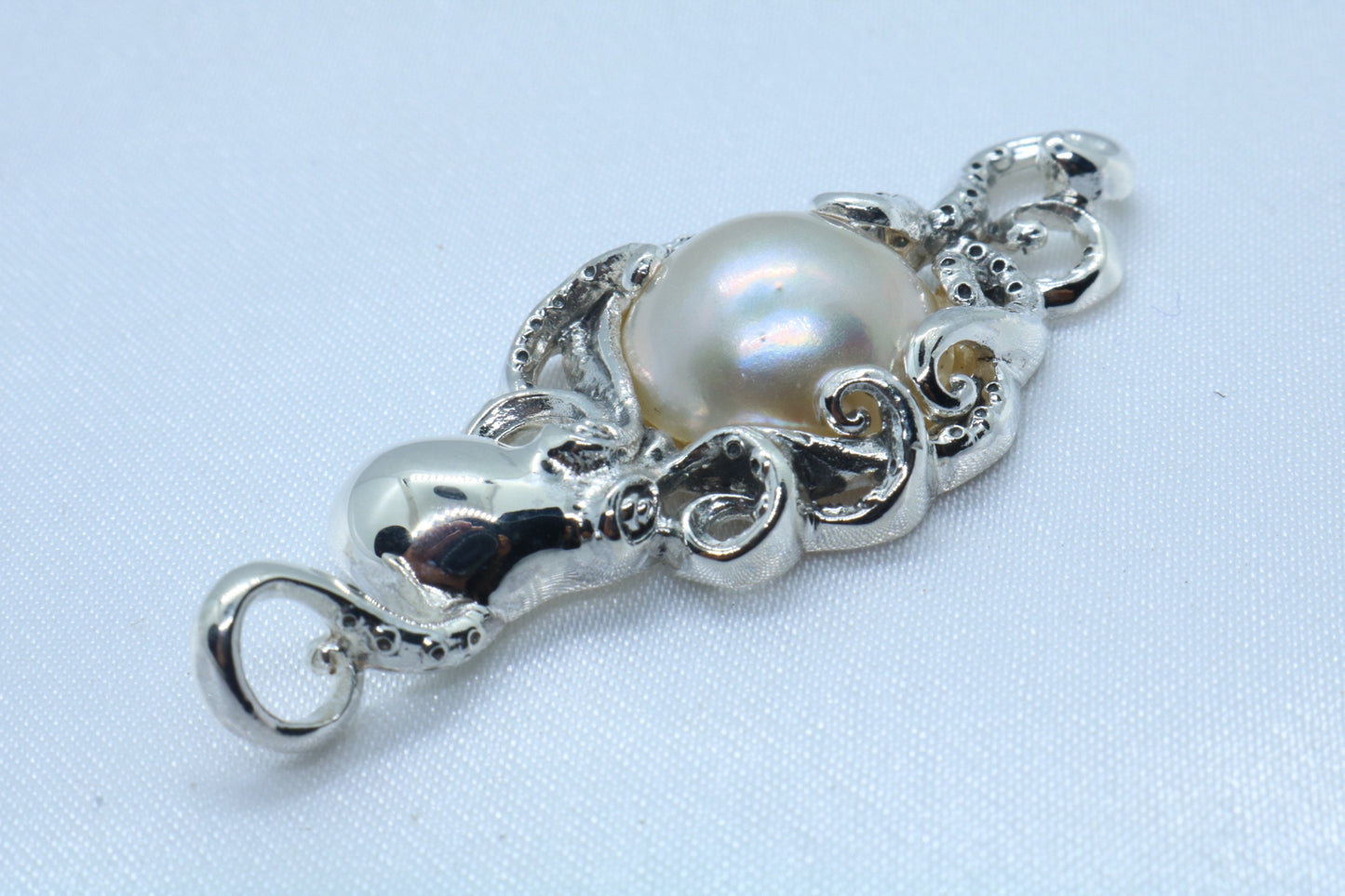 Octopus (Hawaiian He’e) Mabe White Pearl Pendant Necklace