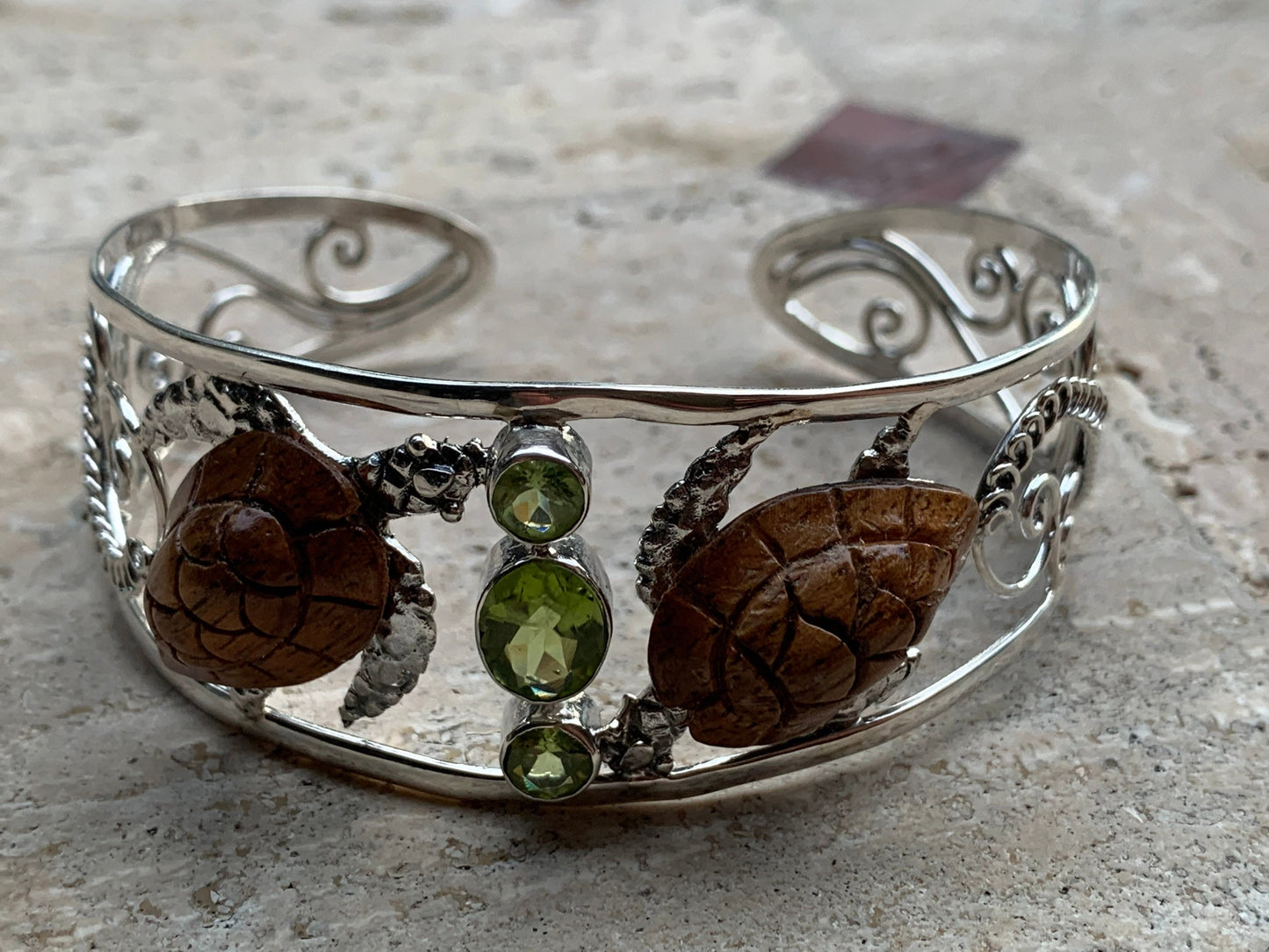 Hawaiian Koa Wood and Peridot Double Turtles Bracelet Cuff. Sterling Silver.
