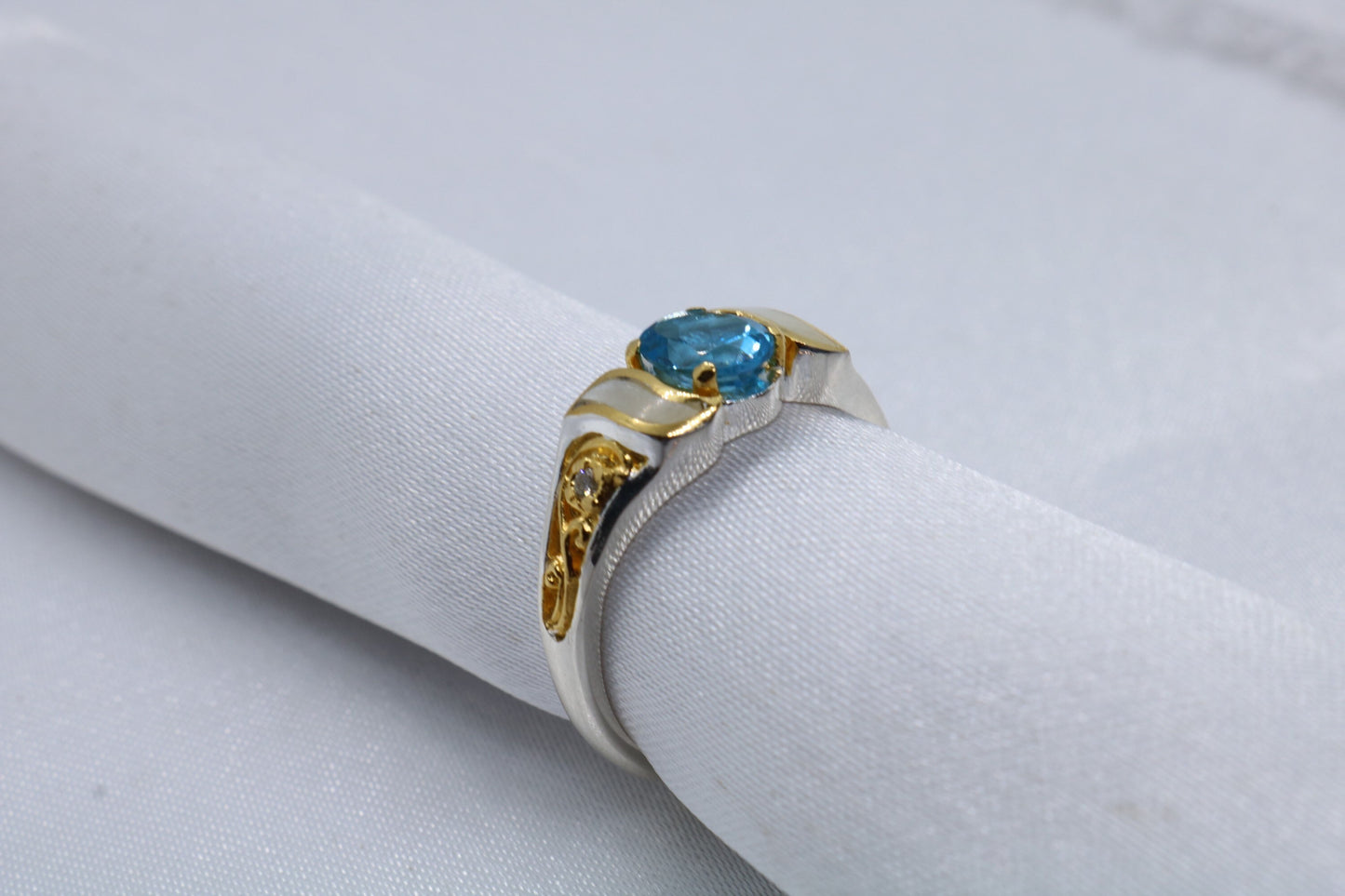Swiss blue topaz ring, 2 x 1.5mm diamonds, mother of pearl, 18k gold, silver.