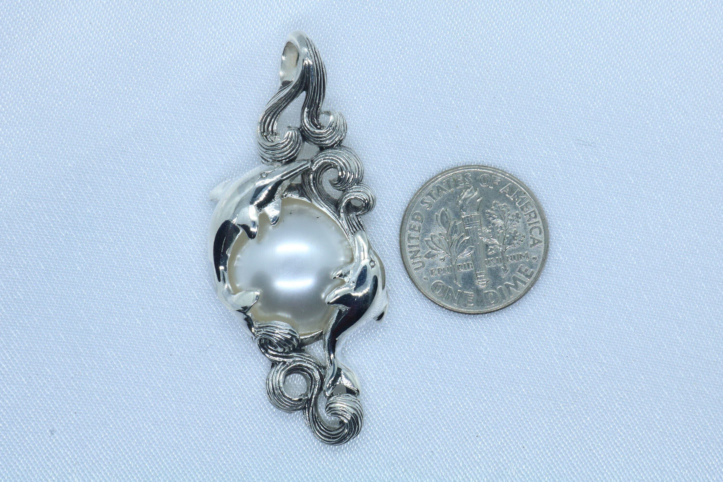 Dolphins Mabe White Pearl Silver Pendant Necklace