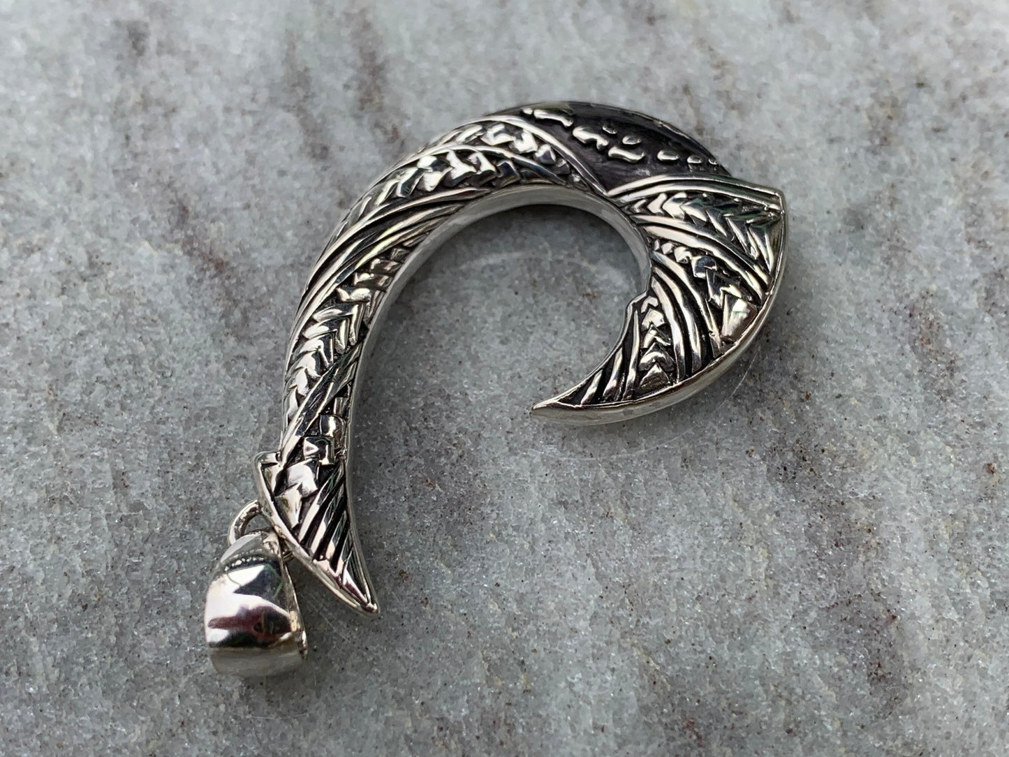 Maui Hook Hawaiian Islands Chain - Kauai Oahu Maui Big Island Tribal Design Necklace Pendant. Sterling Silver.