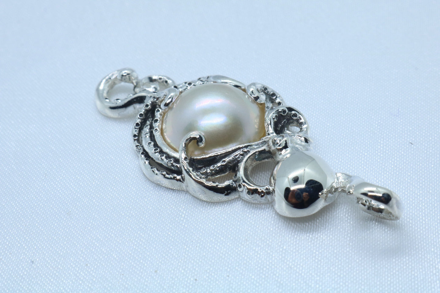 Octopus (Hawaiian He’e) Mabe White Pearl Pendant Necklace
