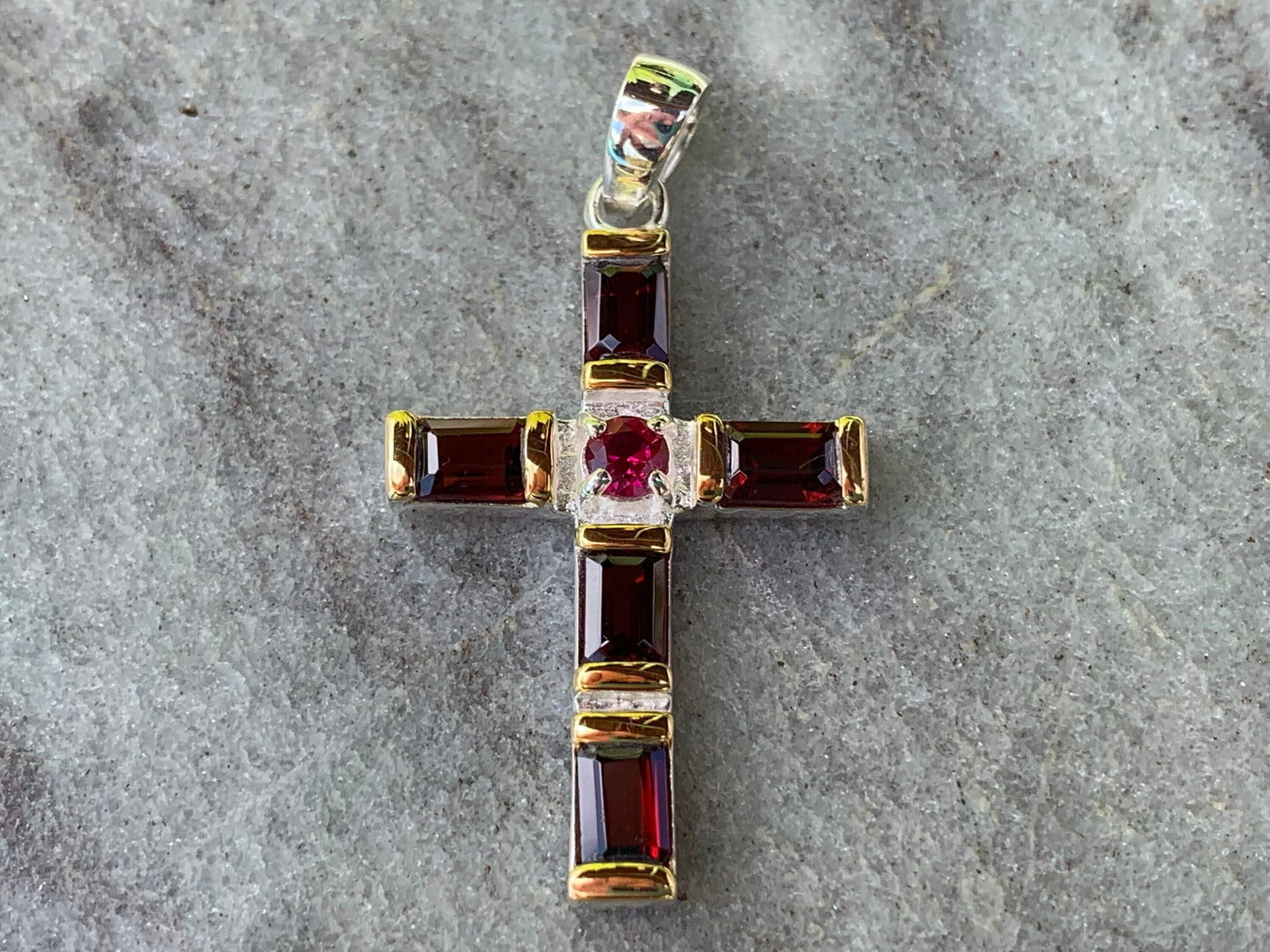 Cross Pendant Necklace. Garnets and Ruby (in the middle). Sterling Silver, 18k gold.