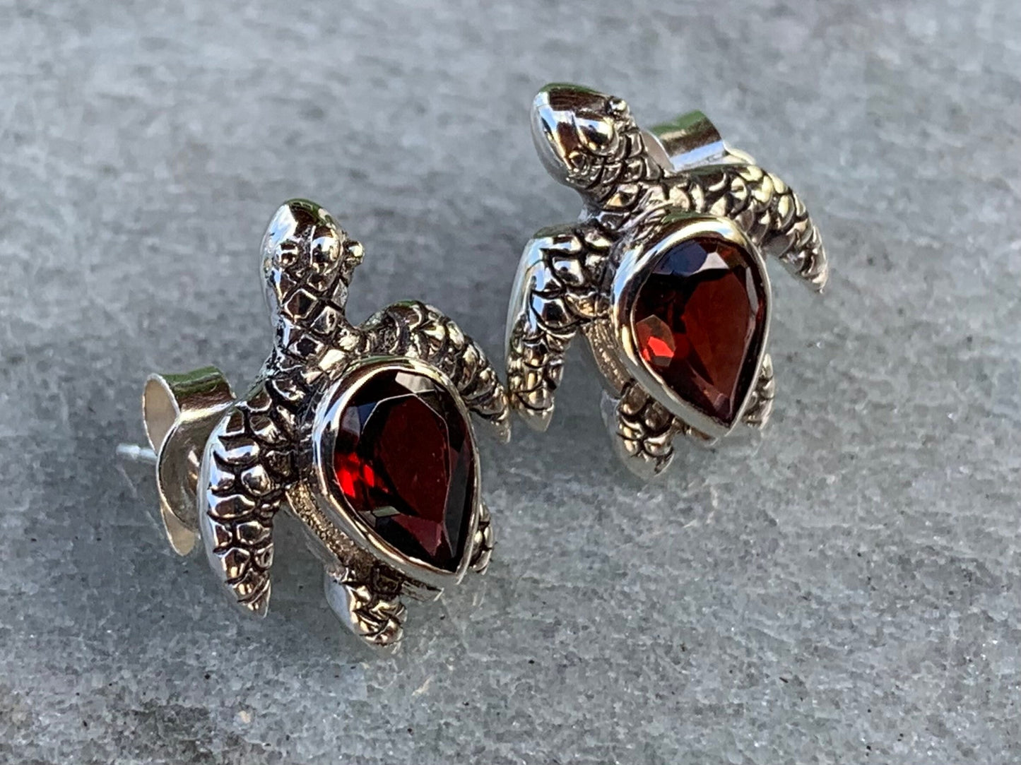 Honu Turtle Garnet Earrings Silver Studs