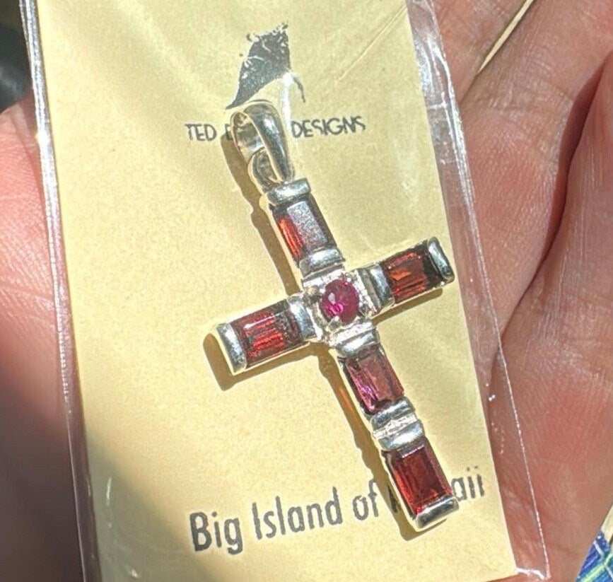 Cross Pendant Necklace. Garnets and Ruby (in the middle). Sterling Silver, 18k gold.
