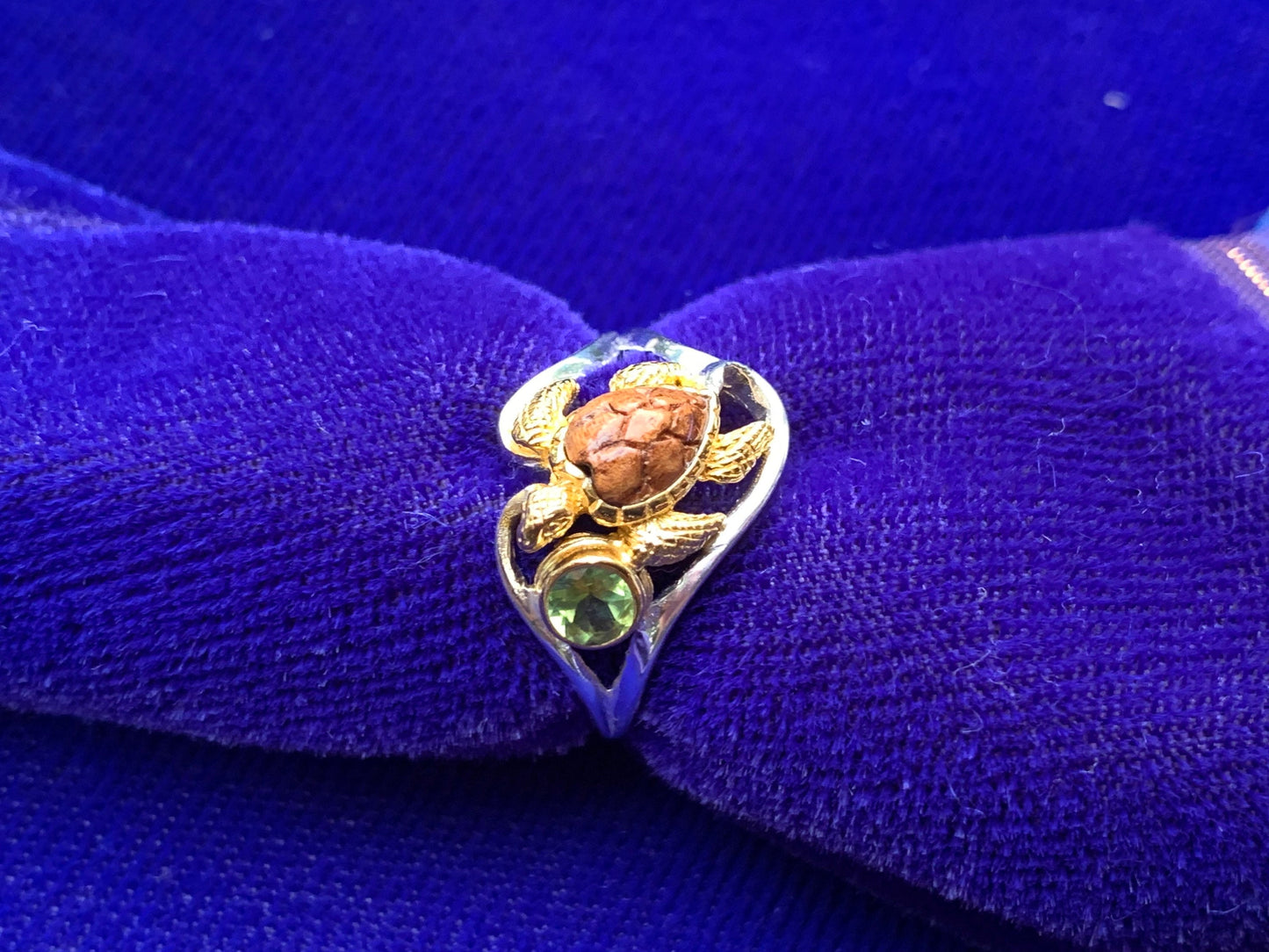 Turtle ring. Peridot, silver, gold, Hawaiian Koa Wood.