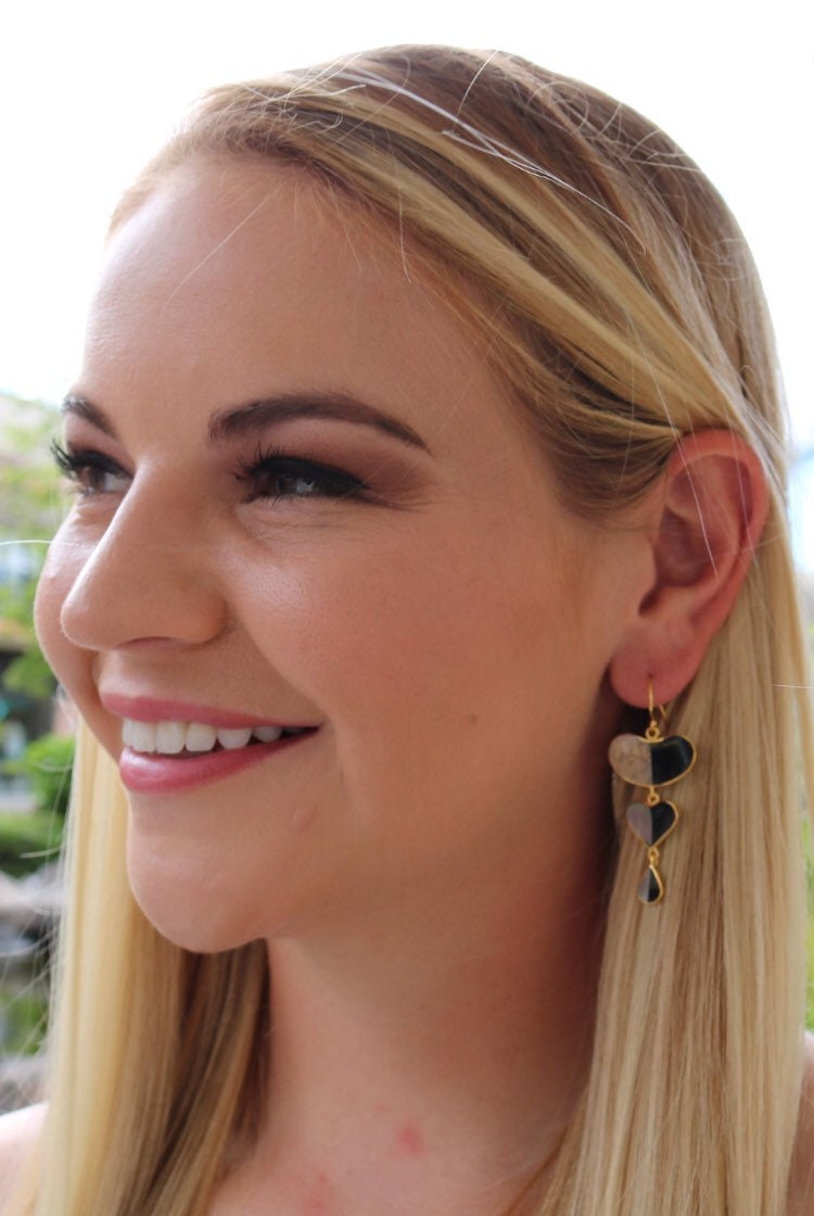Heart Teardrop Earrings. Black Ouster, Mother of Pearl Shell. Sterling Silver.
