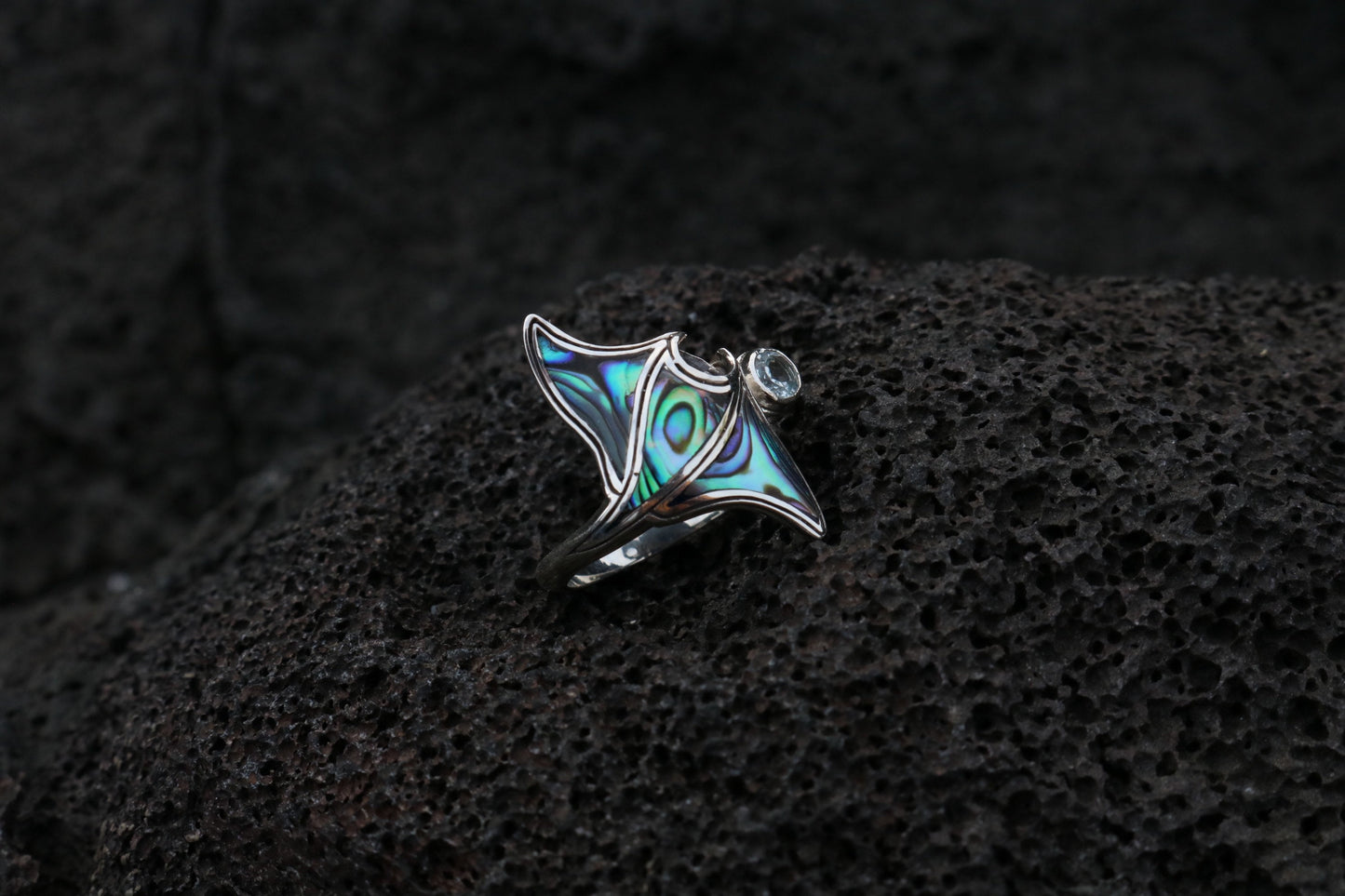 Manta Ray Ring Hawaiian Hahalua. Abalone Paua Shell. Blue Topaz. Sterling Silver.