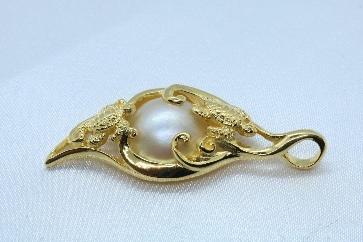 Turtles Hawaiian Honu 18k Gold Vermeil Mabe White Pearl Necklace Pendant