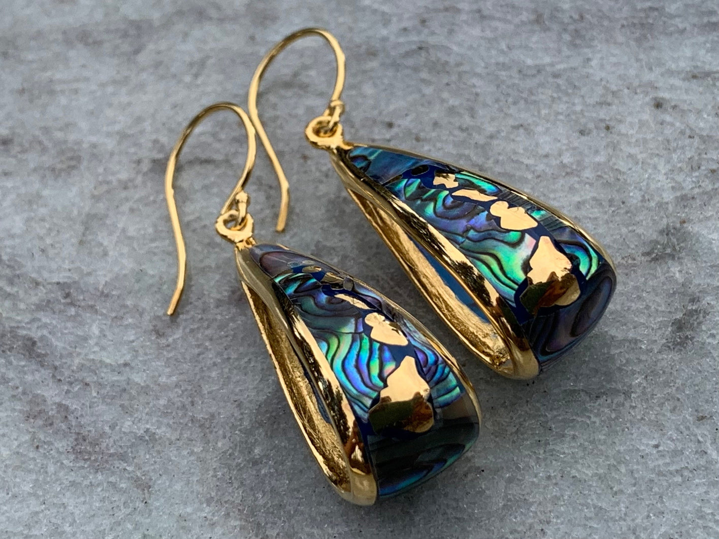 Hawaiian islands hoop earrings. Oahu, Maui, Kauai and Big Island. 18K Gold Vermeil. Abalone Shell.