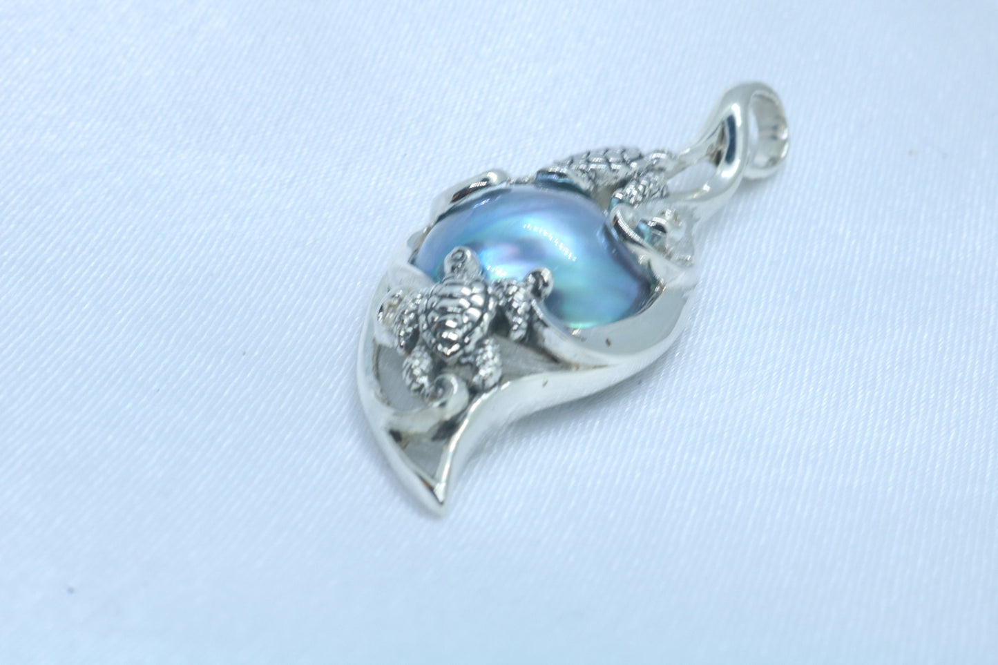 Turtle Blue Pearl Mabe Silver Pendant Necklace (Hawaiian Honu)