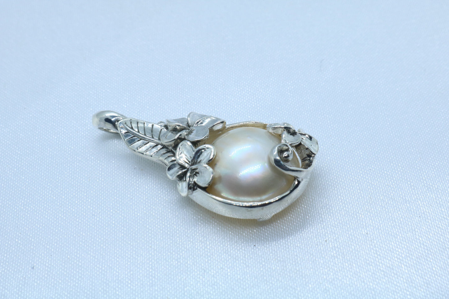 Plumeria Flower Mabe White Pearl Pendant Necklace
