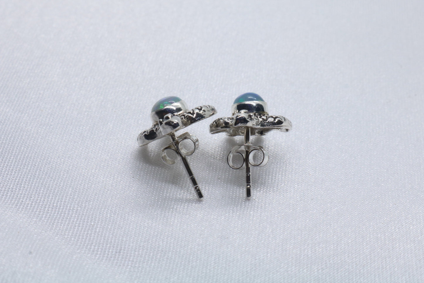 Opal Turtles Hawaiian Honu Silver Mother of Pearl Stud Earrings