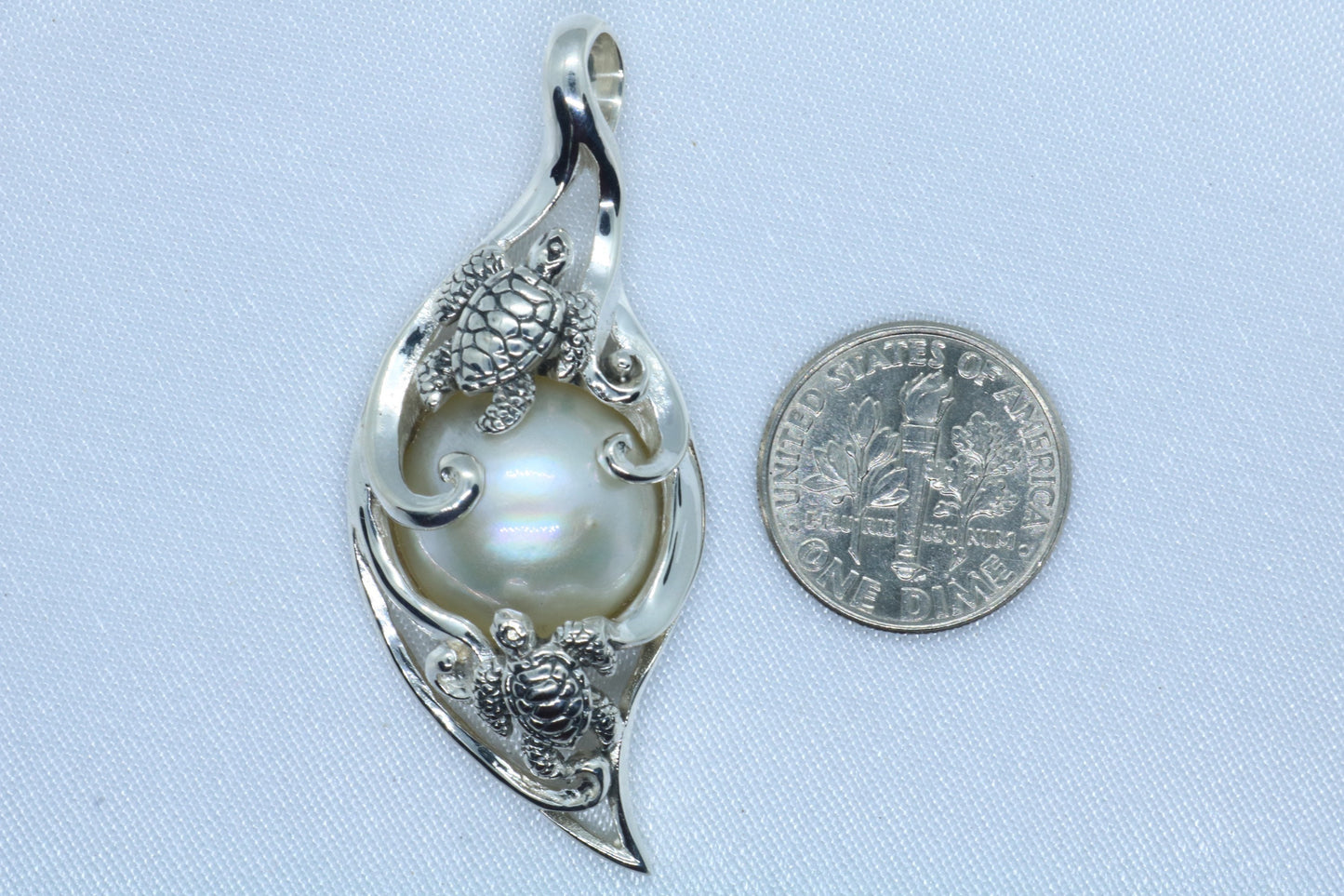 Turtles (Hawaiian Honu) Mabe White Pearl Pendant Necklace