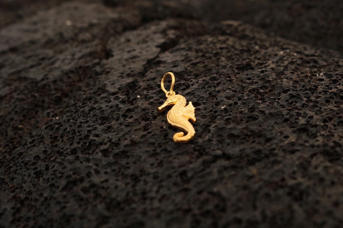 18K Gold Vermeil Seahorse Necklace Pendant.