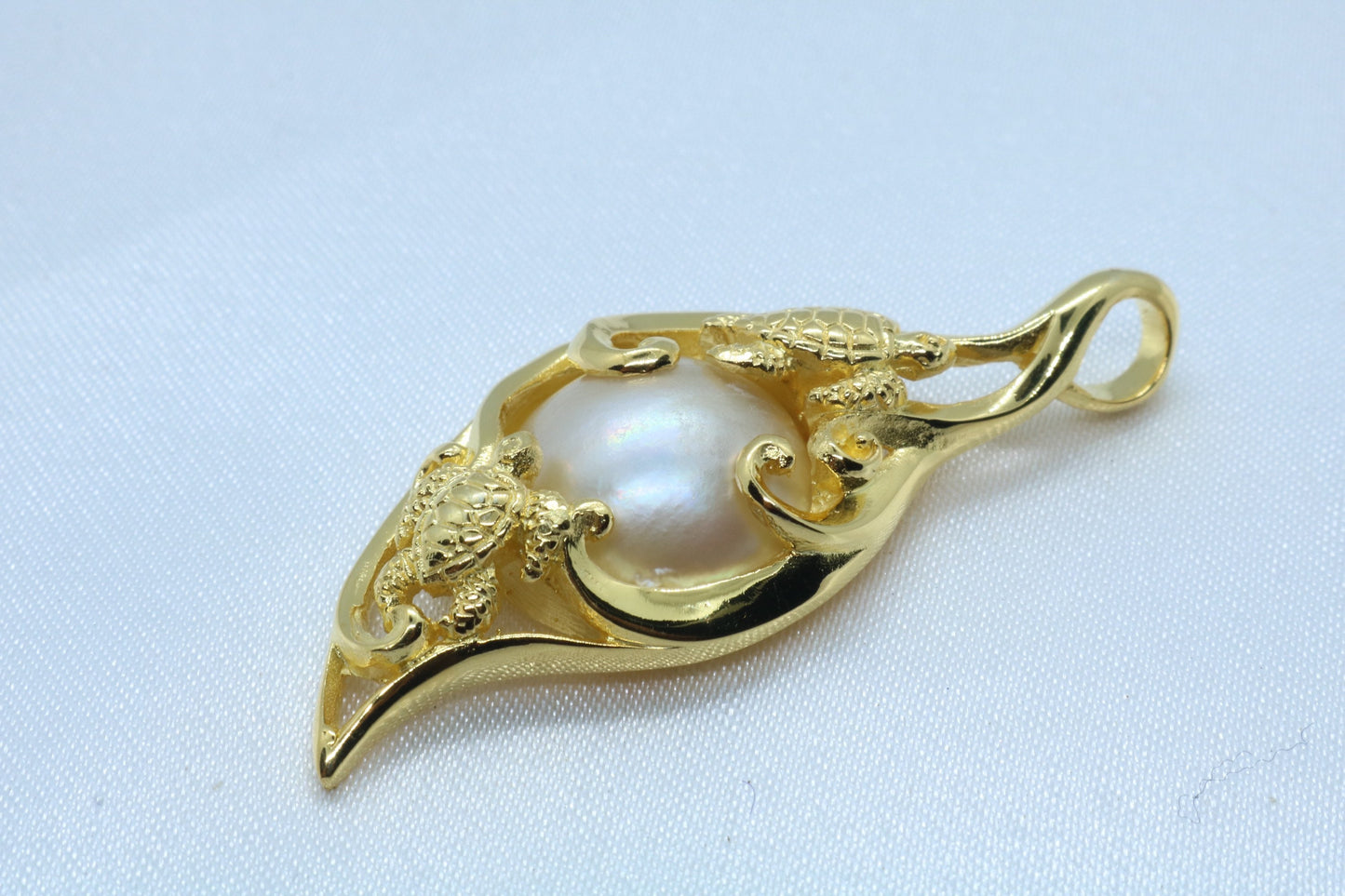 Turtles Hawaiian Honu 18k Gold Vermeil Mabe White Pearl Necklace Pendant