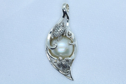 Turtles (Hawaiian Honu) Mabe White Pearl Pendant Necklace