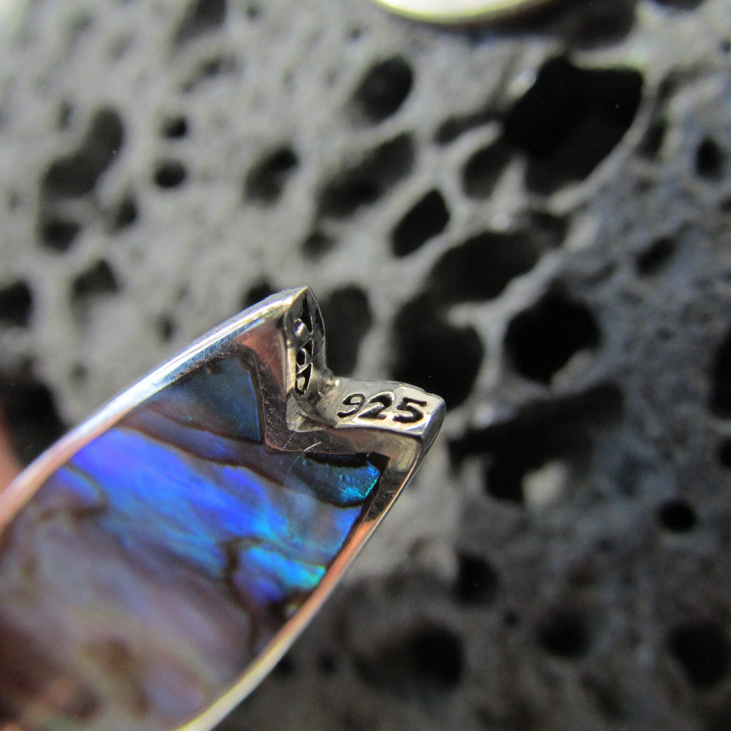 Surfboard Necklace Pendant with Manta Ray Sting Ray Stingray | Sterling Silver | Abalone Shell | Paua Shell