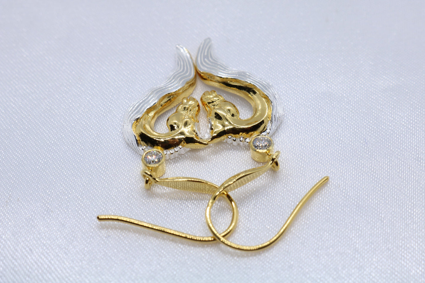 Horses Heart Earrings. 3mm Diamond, or Zircon. 18K Gold Vermeil, Silver.