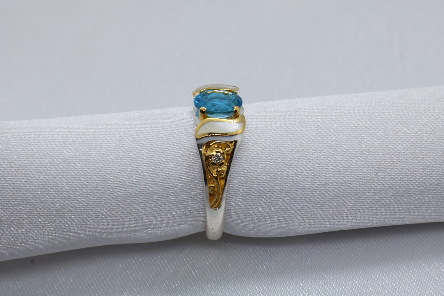 Swiss blue topaz ring, 2 x 1.5mm diamonds, mother of pearl, 18k gold, silver.