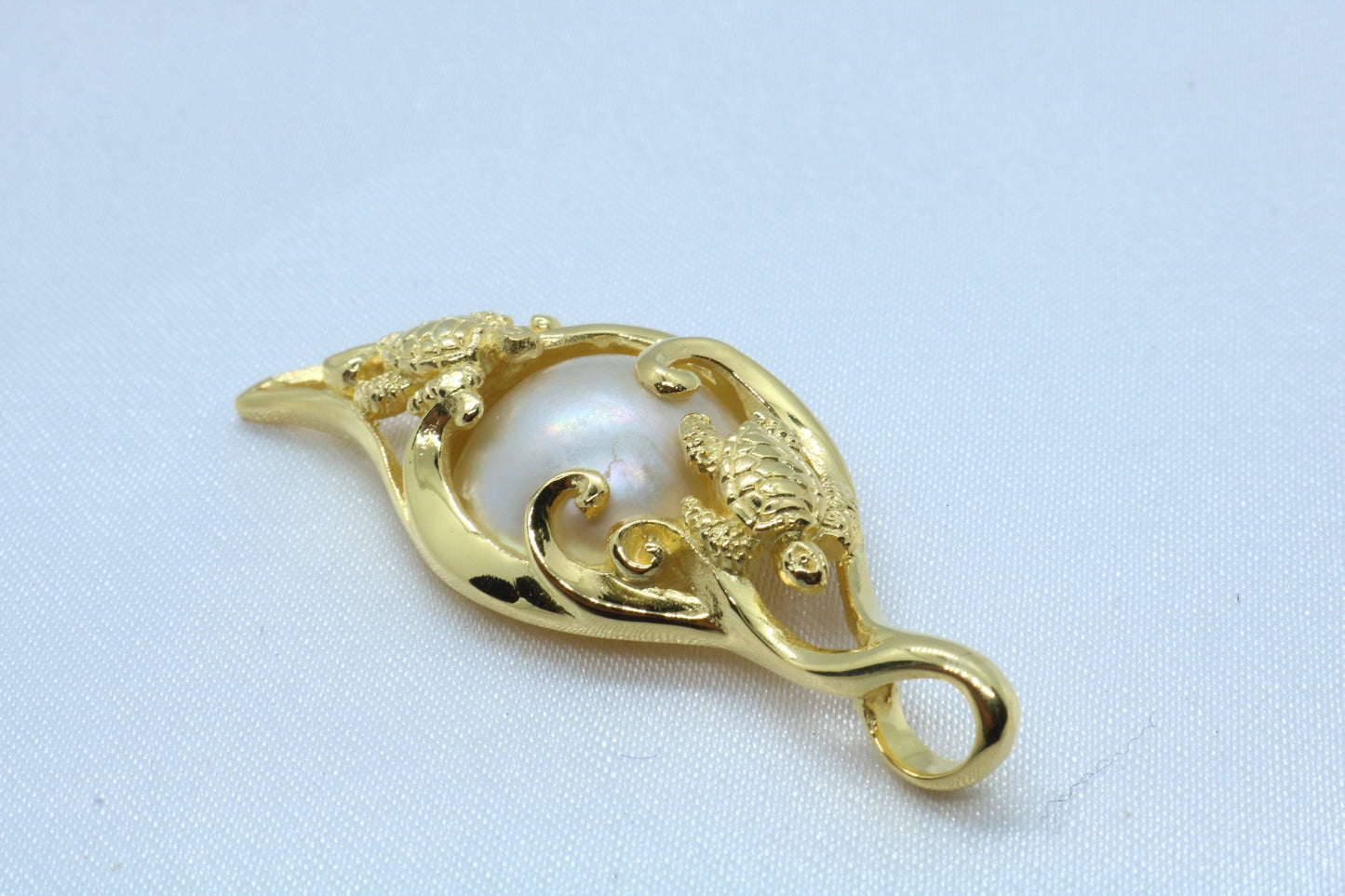 Turtles Hawaiian Honu 18k Gold Vermeil Mabe White Pearl Necklace Pendant