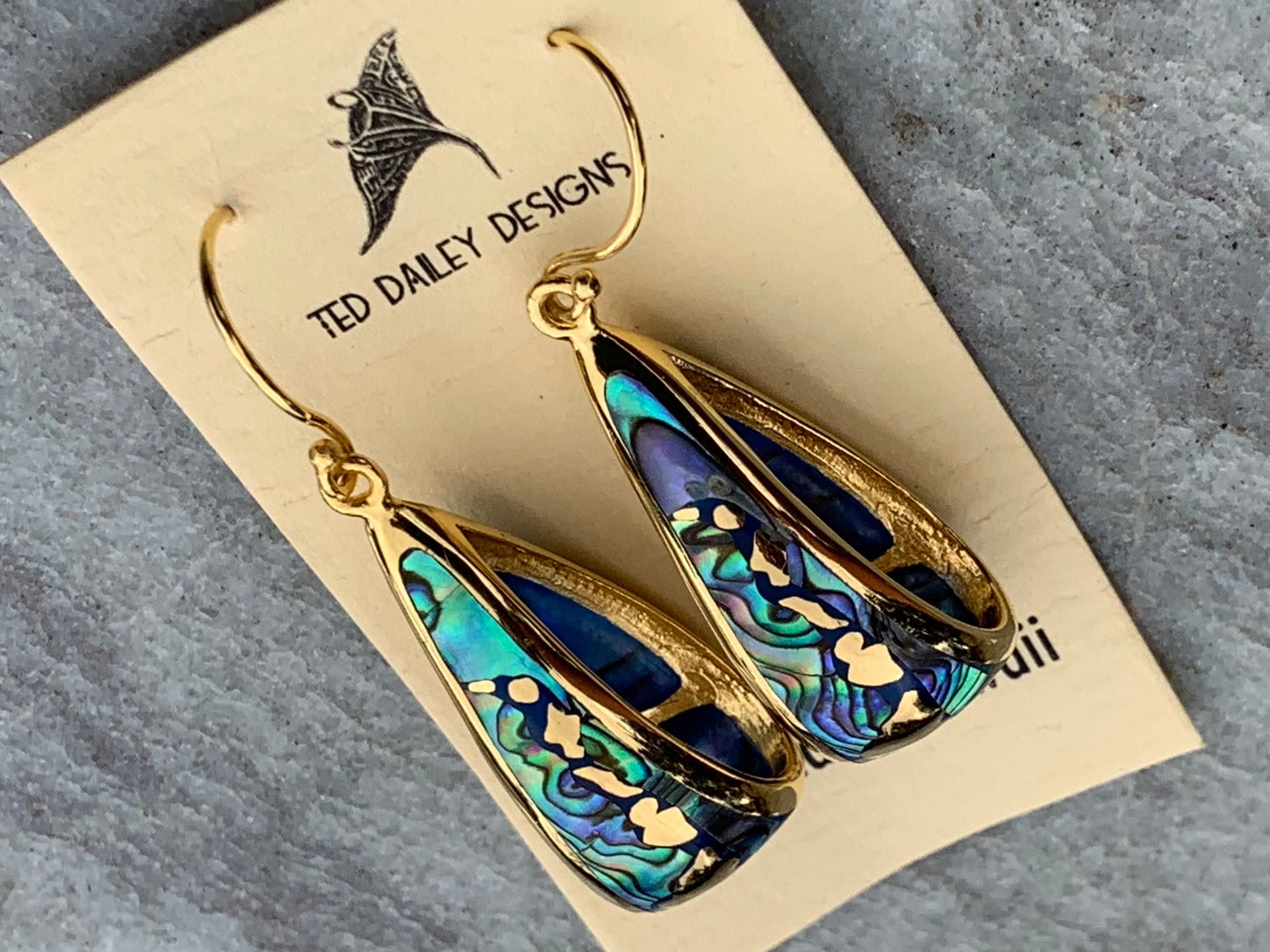 Hawaiian islands hoop earrings. Oahu, Maui, Kauai and Big Island. 18K Gold Vermeil. Abalone Shell.