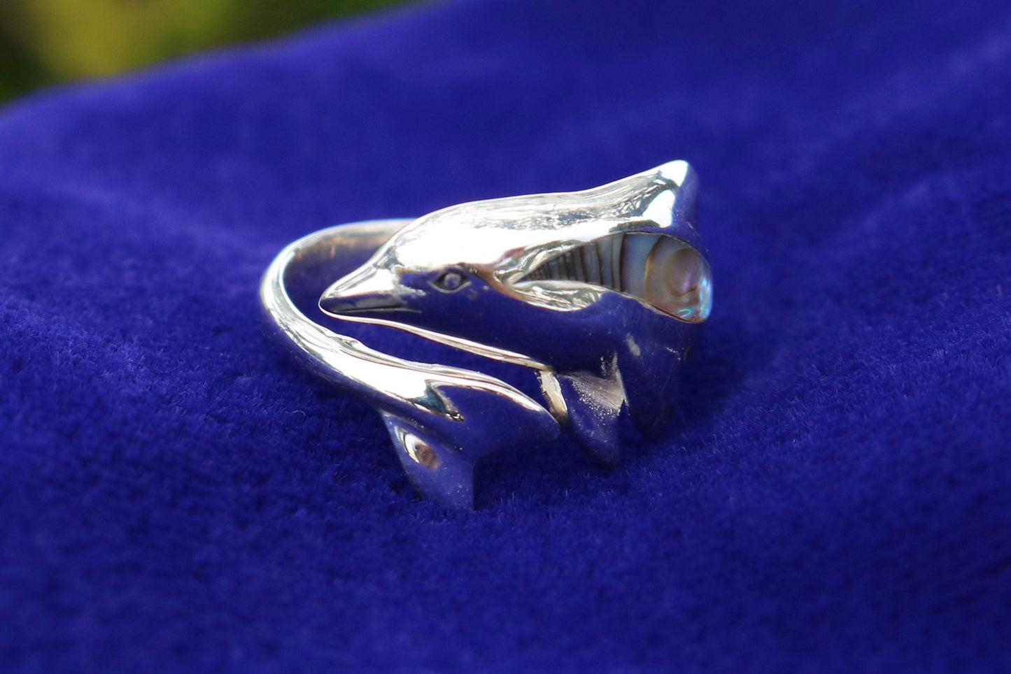 Dolphin Ring Aumakua Design Naia. Sterling Silver. Abalone Paua Shell.